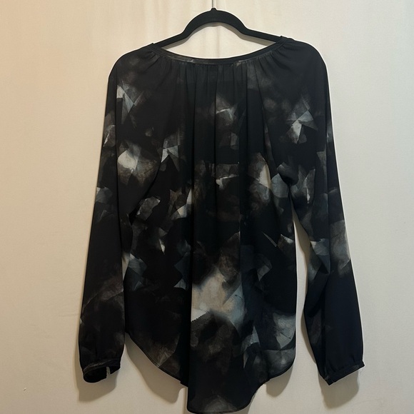 Simply Vera Vera Wang Black and Gray Blouse - Picture 2 of 8